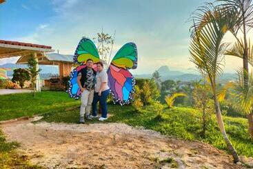 پانسیون El Mirador De Guatapé 2