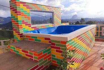 پانسیون El Mirador De Guatapé 2