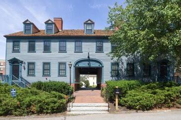 The Inn Downtown   Portsmouth, Nh