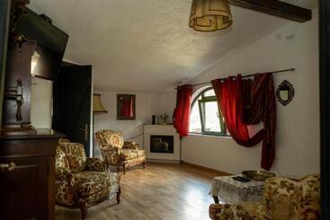 Casa Poveste Pensiunea Muzeu
