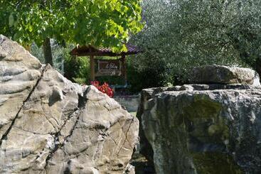هتل Agriturismo Il Falco