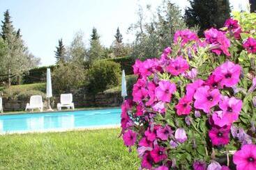 هتل Terre Di Melazzano   Le Case Di Chiara