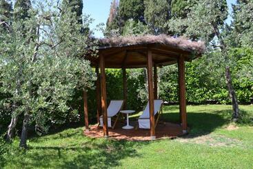 هتل Terre Di Melazzano   Le Case Di Chiara