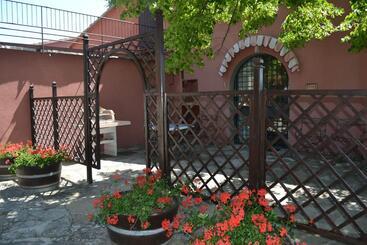 هتل Terre Di Melazzano   Le Case Di Chiara