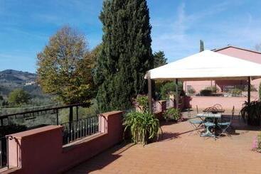 هتل Terre Di Melazzano   Le Case Di Chiara