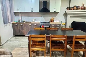 پانسیون Guest House Agmashenebeli 229