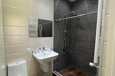 پانسیون Guest House Pirosmani 60