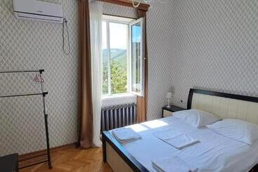 پانسیون Guest House Pirosmani 60