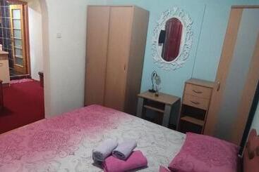 پانسیون Guesthouse Prenociste Faraon