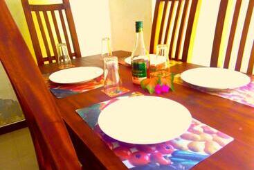 پانسیون Osheen Family Guest House