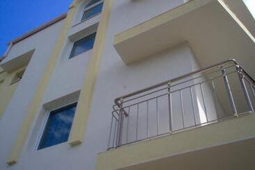 پانسیون Stela Guest House