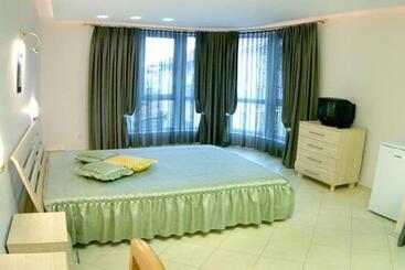 پانسیون Stela Guest House