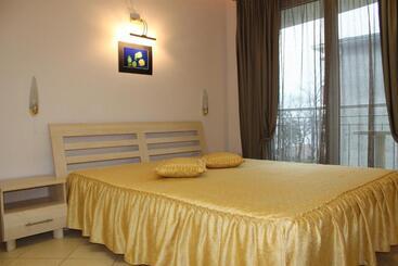 پانسیون Stela Guest House