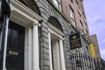 هتل Albany House