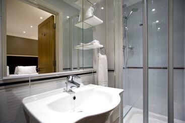 هتل Best Western Chiswick Palace & Suites London