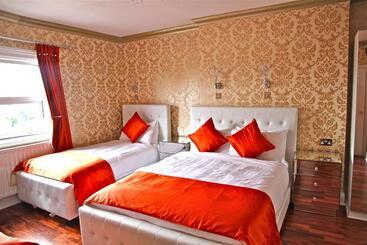 هتل Crompton Guest House