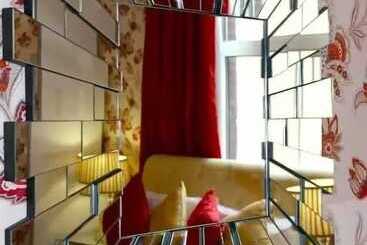هتل Crompton Guest House