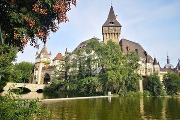 هتل Crowne Plaza Budapest, An Ihg
