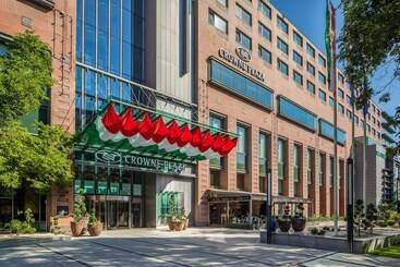 هتل Crowne Plaza Budapest, An Ihg