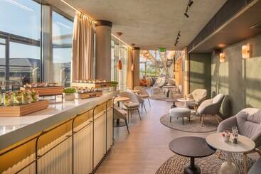هتل Crowne Plaza Budapest, An Ihg