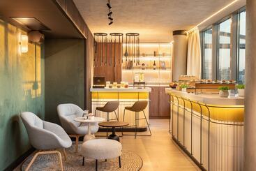 هتل Crowne Plaza Budapest, An Ihg