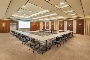هتل Crowne Plaza Budapest, An Ihg