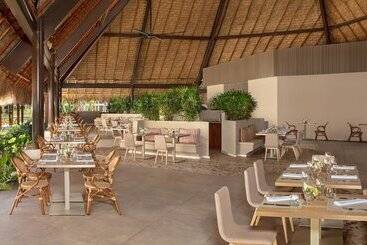هتل Dreams Flora Resort & Spa