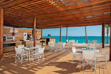 هتل Dreams Flora Resort & Spa