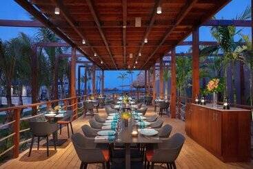 هتل Dreams Flora Resort & Spa