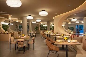 هتل Dreams Flora Resort & Spa