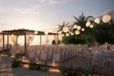 هتل Dreams Sapphire Resort & Spa