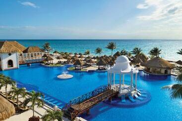 هتل Dreams Sapphire Resort & Spa