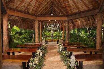 هتل Dreams Sapphire Resort & Spa