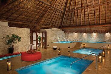 هتل Dreams Sapphire Resort & Spa