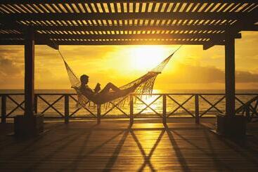 هتل Dreams Sapphire Resort & Spa