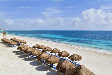 هتل Dreams Sapphire Resort & Spa