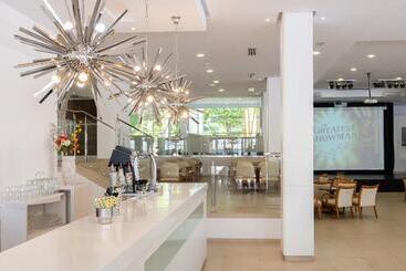 酒店 Globales Maioris