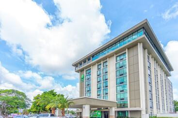 هتل Holiday Inn Miami International Airport, An Ihg