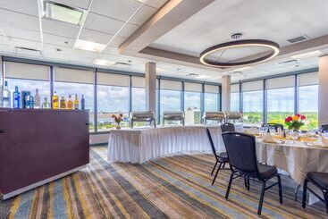 هتل Holiday Inn Miami International Airport, An Ihg