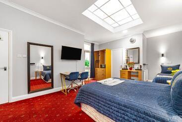 Jubilee Hotel Victoria