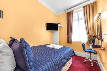Jubilee Hotel Victoria