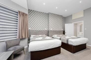 King Solomon Hotel  Golders Green