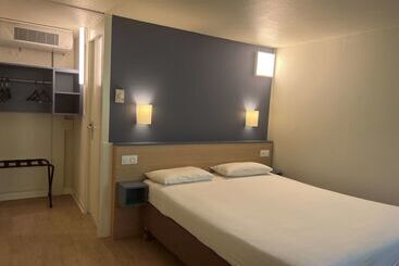 هتل Kyriad Direct Montpellier Saint Jean De Védas   La Peyrière