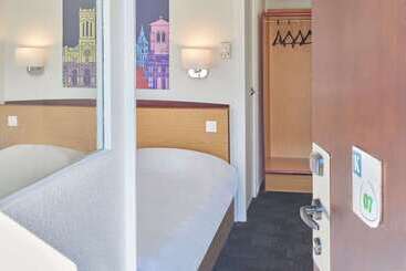 هتل Kyriad Nancy Ouest   Laxou