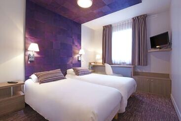 هتل Kyriad Valence Nord Bourg Les Valence