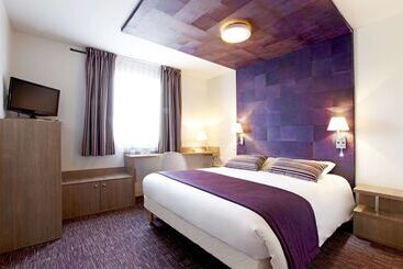 هتل Kyriad Valence Nord Bourg Les Valence