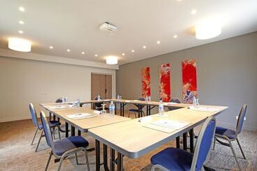 هتل Kyriad Valence Nord Bourg Les Valence