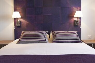 هتل Kyriad Valence Nord Bourg Les Valence