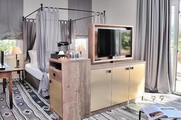 Lindner Hotel Mallorca Portals Nous, Part Of Jdv By Hyatt