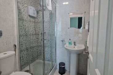 هتل Lyndon Guesthouse